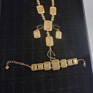 Elegant Gold Jewelry Set